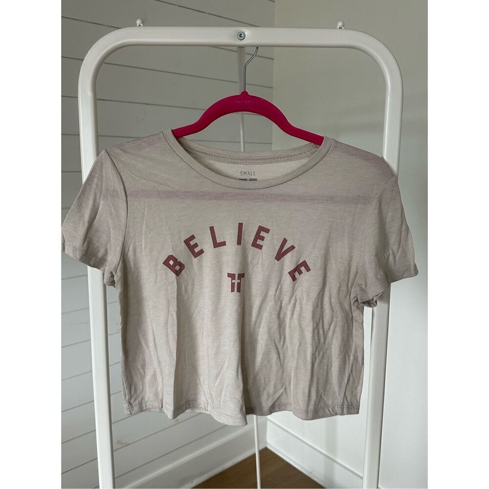Cropped t-shirt by Tim‎ Tebow’s Believe Foundation sz small